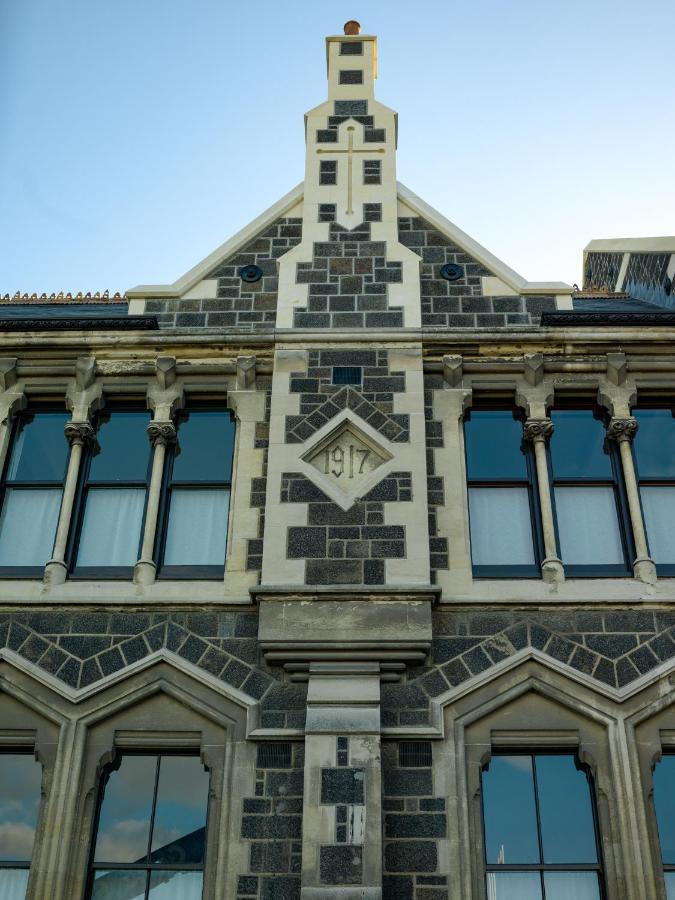The Observatory Hotel Christchurch Extérieur photo The 1917 date stone