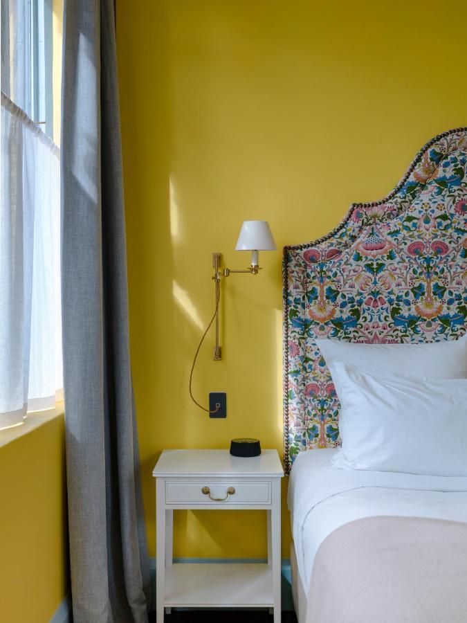 The Observatory Hotel Christchurch Extérieur photo A wall-mounted light