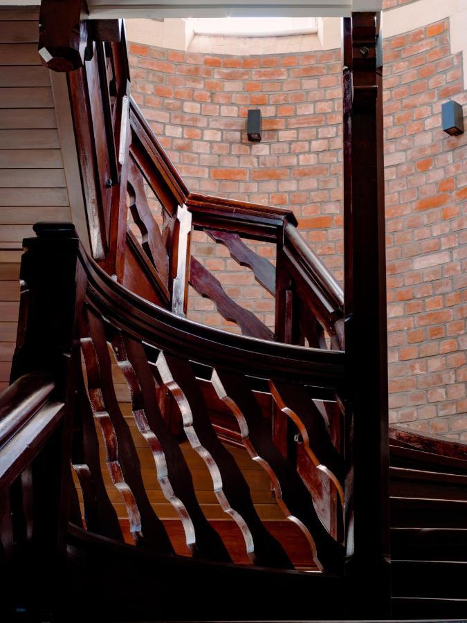 The Observatory Hotel Christchurch Extérieur photo The staircase