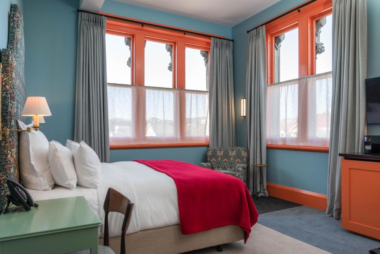 The Observatory Hotel Christchurch Extérieur photo A guest room at Hotel Valencia