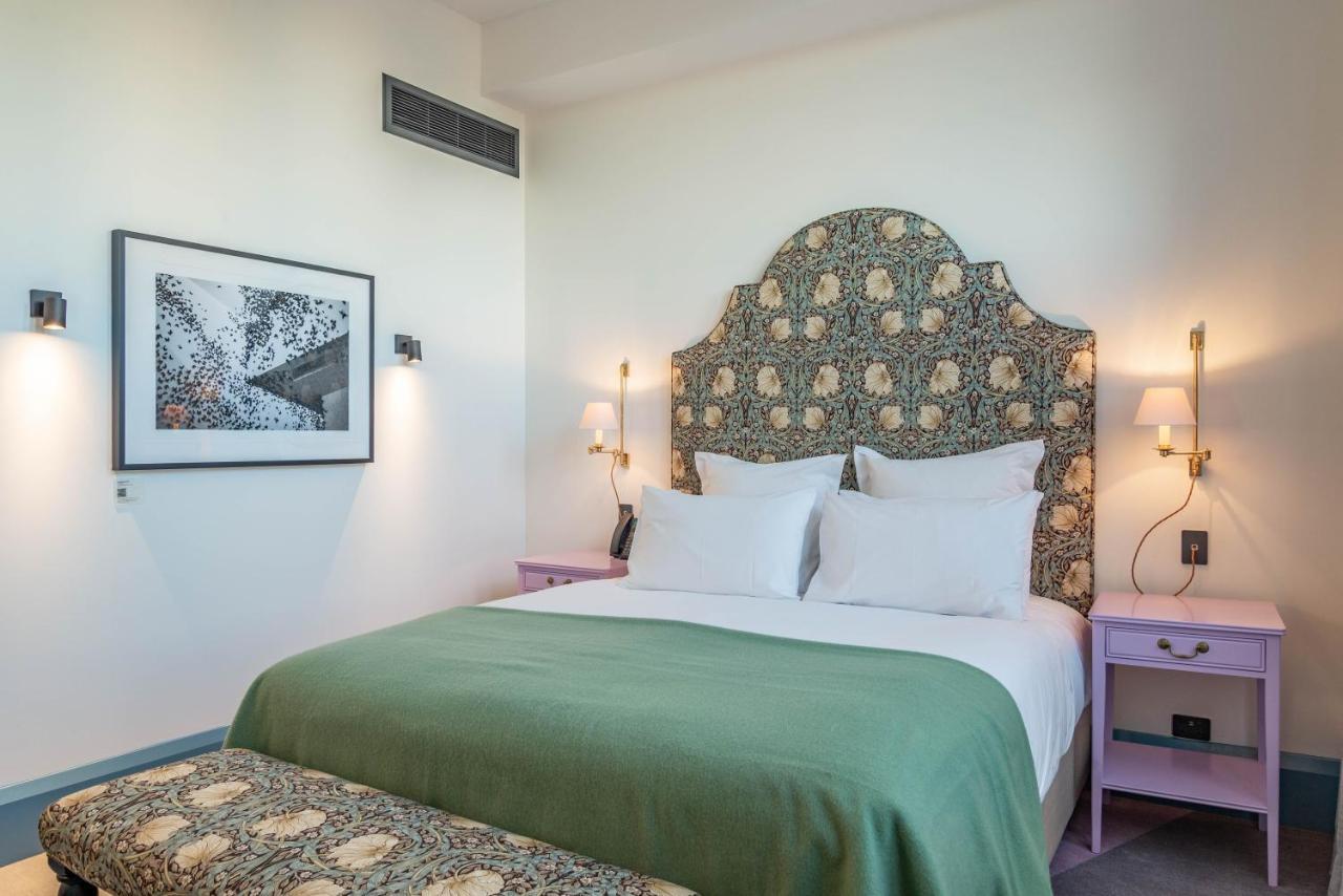 The Observatory Hotel Christchurch Extérieur photo A room at the hotel