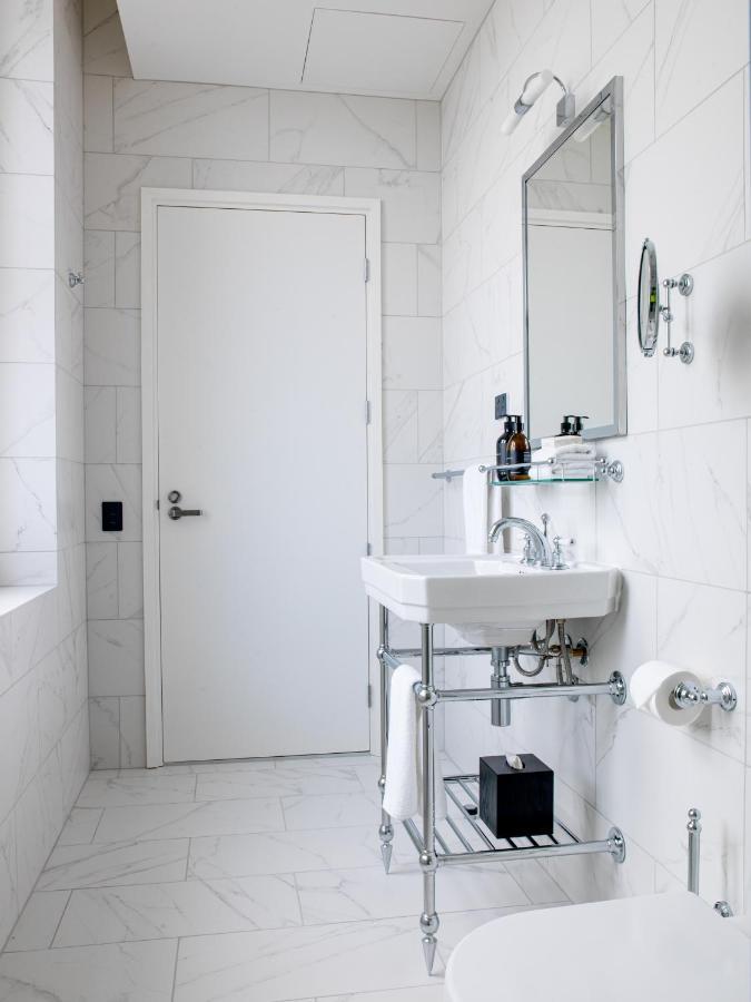 The Observatory Hotel Christchurch Extérieur photo Bathroom