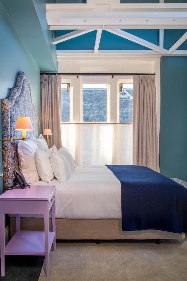 The Observatory Hotel Christchurch Extérieur photo A bedroom at the hotel