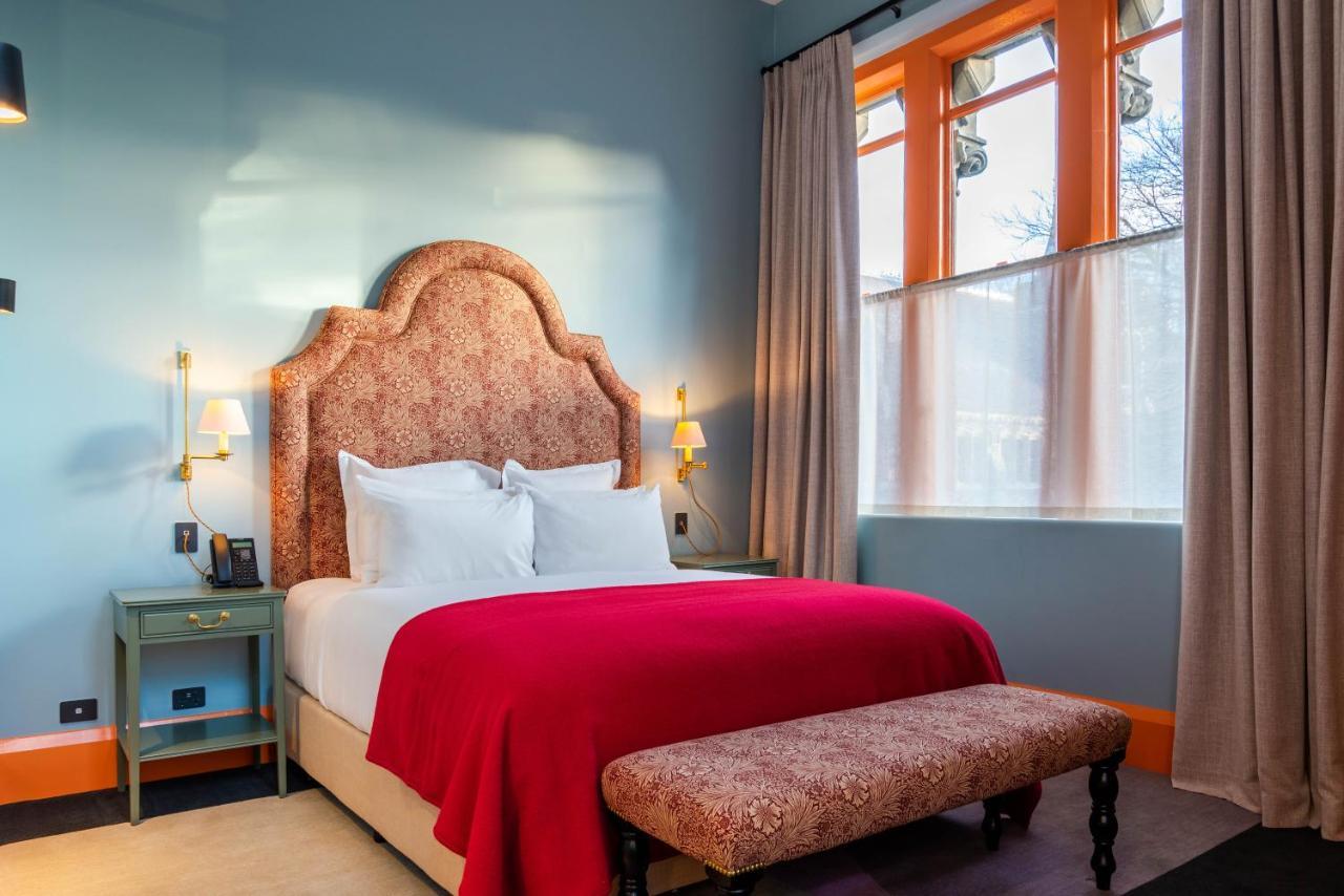 The Observatory Hotel Christchurch Extérieur photo A bedroom at the Hotel