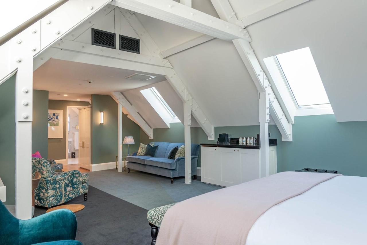 The Observatory Hotel Christchurch Extérieur photo The interior of a suite at the hotel